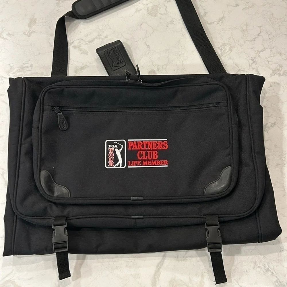 PGA Tour Golf Partners Club Life Member Travel Suit Shoulder Garment Carry Bag
